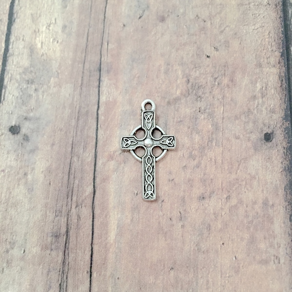 4 Celtic cross charms (1 sided) pewter - BX39