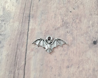 4 Bat charms pewter (2 sided) -