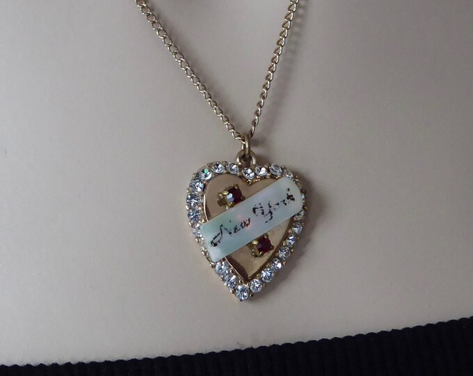 Vintage New York heart pendant. Rhinestones. Red stone. Mother-of-pearl. Golden metal. Souvenir 1950-60