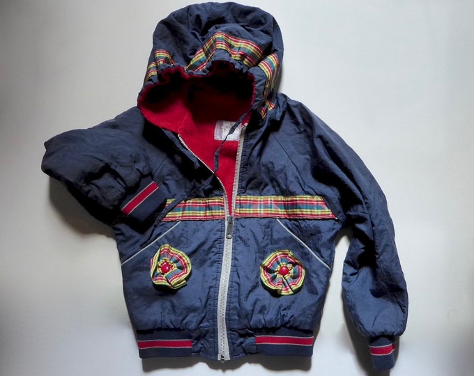 Vintage children's nylon bomber vest. Blue nylon jacket 1970. Vintage children's hooded waterproof vest. Scottish ribbon cockade. Tartan Canada