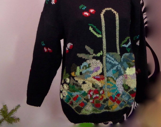 Black and multi-color wool sweater pullover. Handmade Uruguay. Club C room. 1980. Tapestry. Basket flowers. 100% wool.