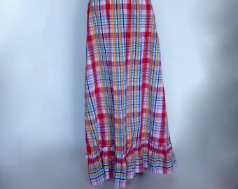 Long seersucker skirt with ruffle. red and blue check. Romantic peasant. 1960 / 1970. boho. Summit of Boston. Countryside