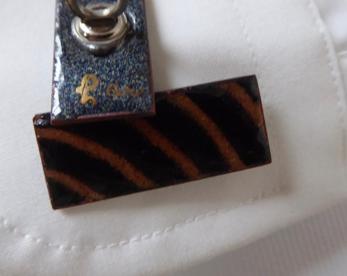 Cufflink enamel on copper signed. Copper and black tint. Year 60. Post modern cufflink.