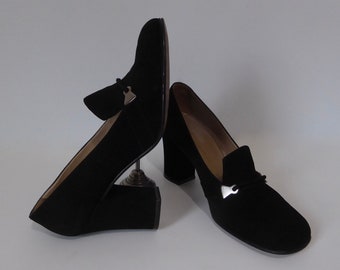 Vintage Romagnoli women's shoes. Suede and chrome pumps. 1970. Made in Italy. Vintage Italian pumps.