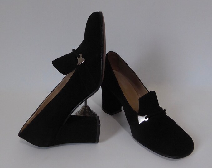 Vintage Romagnoli women's shoes. Suede and chrome pumps. 1970. Made in Italy. Vintage Italian pumps.