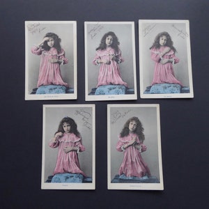 Antique signe de croix. Série 5 cartes postales Jeune fille 1913. Époque Édouardienne. Montréal. Rite catholique. Passion du christ. Prière