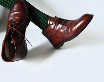 Vintage felt-lined brown leather ankle boots