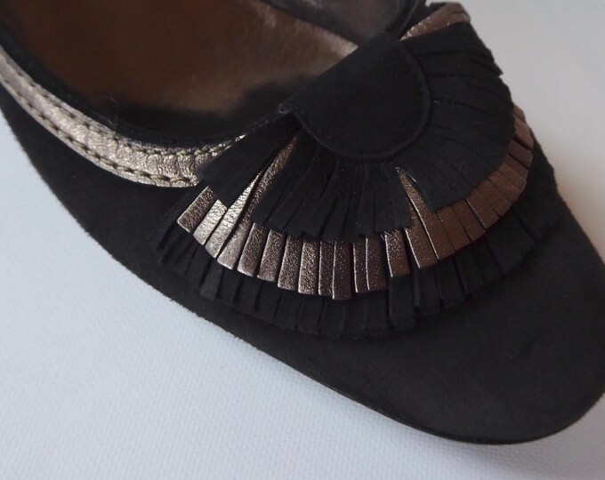 Salvatore Ferragamo vintage black and bronze. 1980 pump.