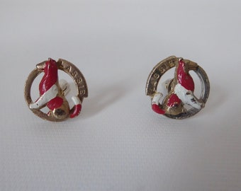 Lassie cufflink. 1950s. Vintage Lassie jewelry. Painted gold metal cufflink.