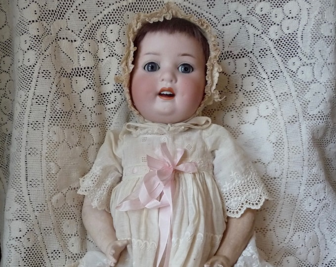 Antique baby doll Germany. Heubach-Koppelsdorf 300-7. 1919. Rare. Germany doll collection. Biscuit head. Edwardian toy.