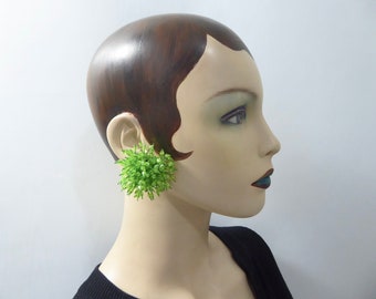 Large vintage green plastic cluster ear clips. Funky earring. 1960. Vintage jewelry.