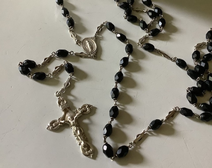 Rosary of the Blessed Virgin Sterling and black glass. 1930