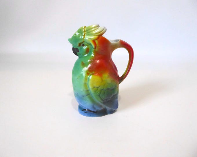 Parrot-shaped milk jug. Porcelain. Germany. 1930. Vintage kitchen.