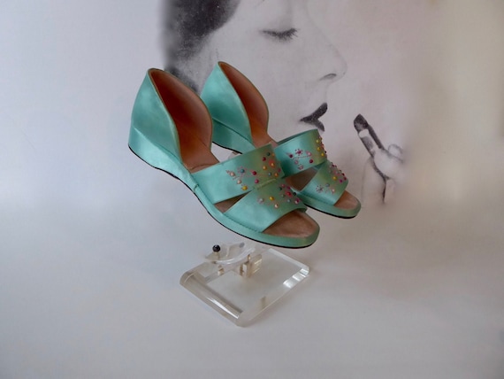 1940 boudoir slipper turquoise and pink satin . Op