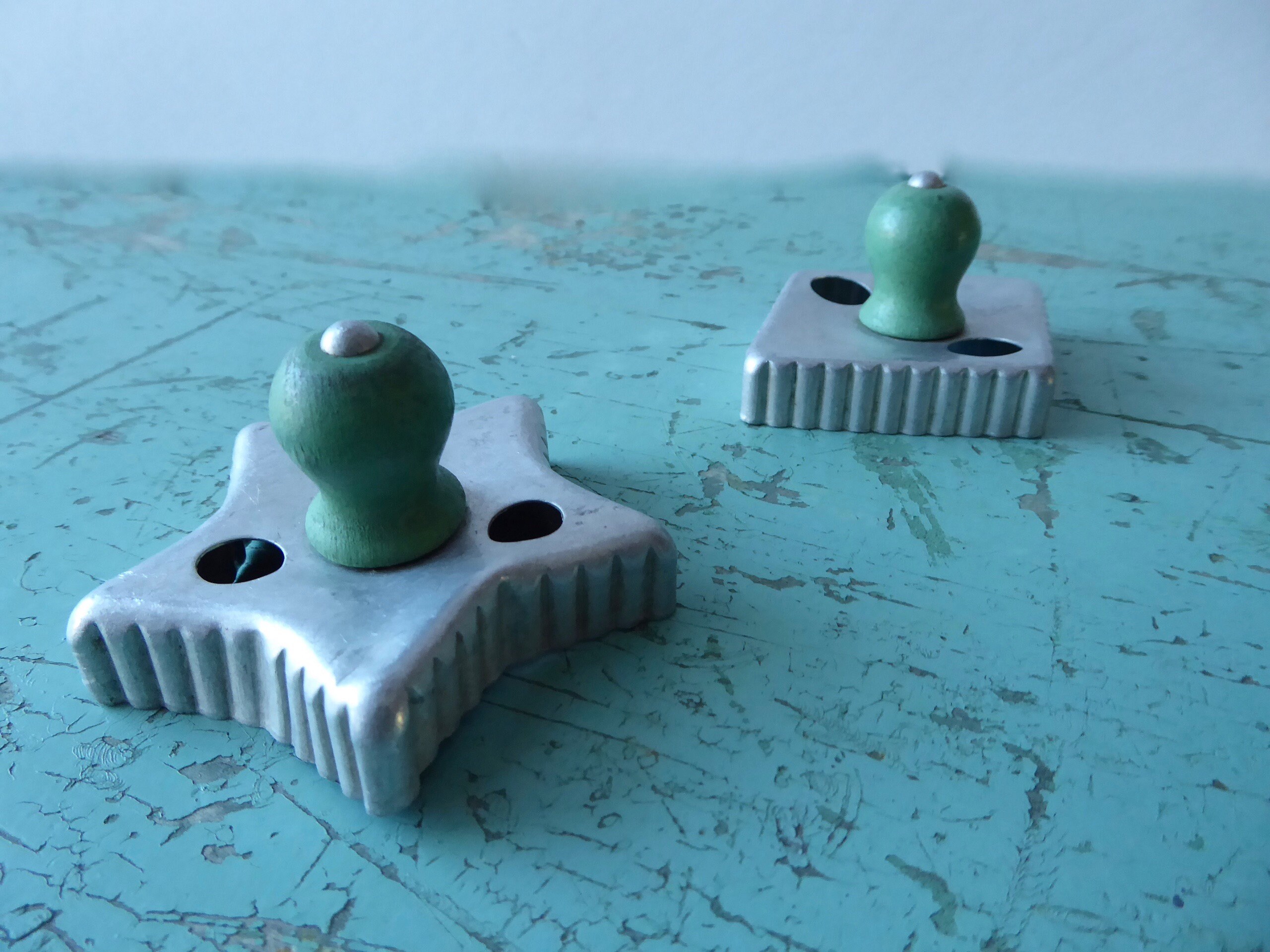 Cookie cutter. Handle green wood. 40/50 years. Retro kitchen decor