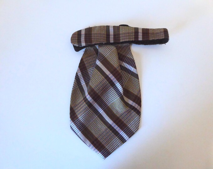 Vintage Ost Abbey Ascot check pattern. 1972. 100% cotton. Vintage ascot.
