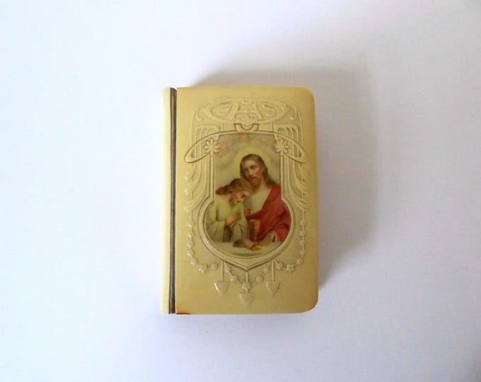 Little Roman Parishioner. Celluloid cover. 1910. Vintage prayer book.