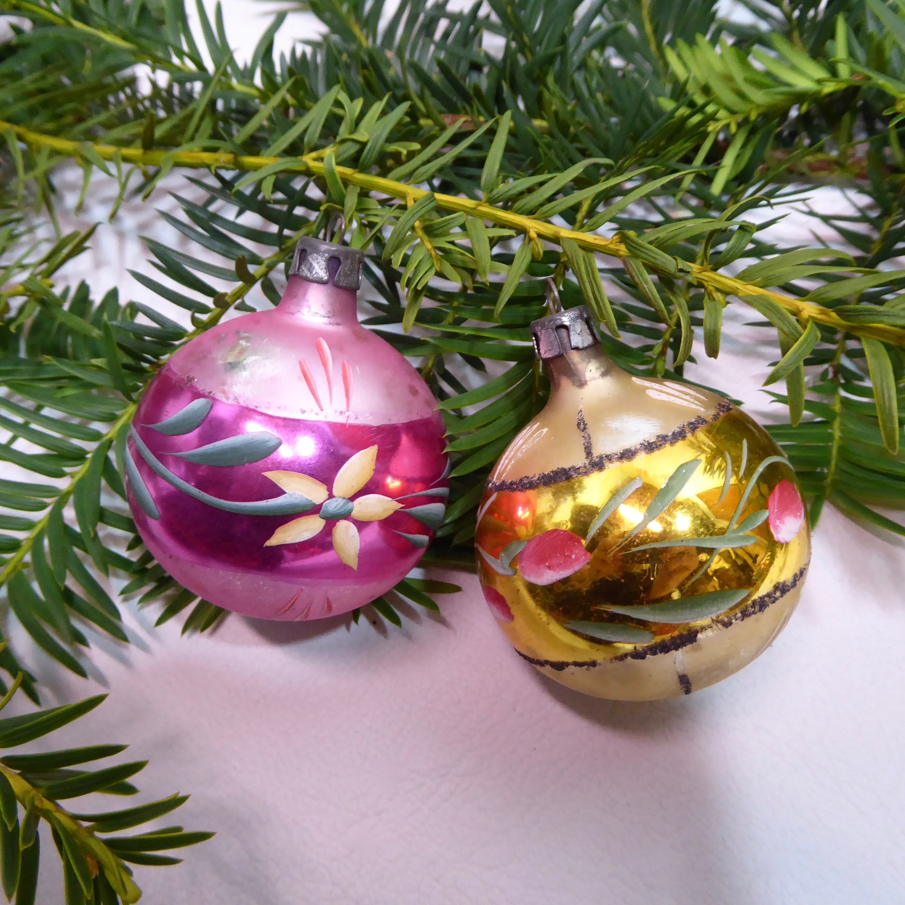 2 christmas ornaments vintage blown glass hand painted pink gold green 50 years christmas decoration christmas pink christmas tree decor - Pink And Gold Christmas Decorations 2 christmas ornaments vintage blown glass hand painted pink gold green 50 years christmas decoration christmas pink christmas tree decor - Pink And Gold Christmas Decorations