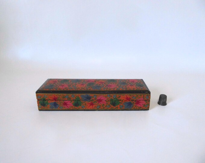Rectangular lacquered wooden box. 1970s. Handmade. Floral motif. Jewelry box. Pencil box.