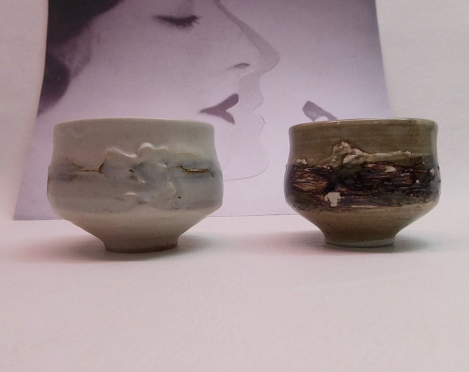 2 tea bowls. Raku style. Contemporary pottery. Tradition Japan. Year 80. Iced sandstone. Porcelain enamelled. artisan