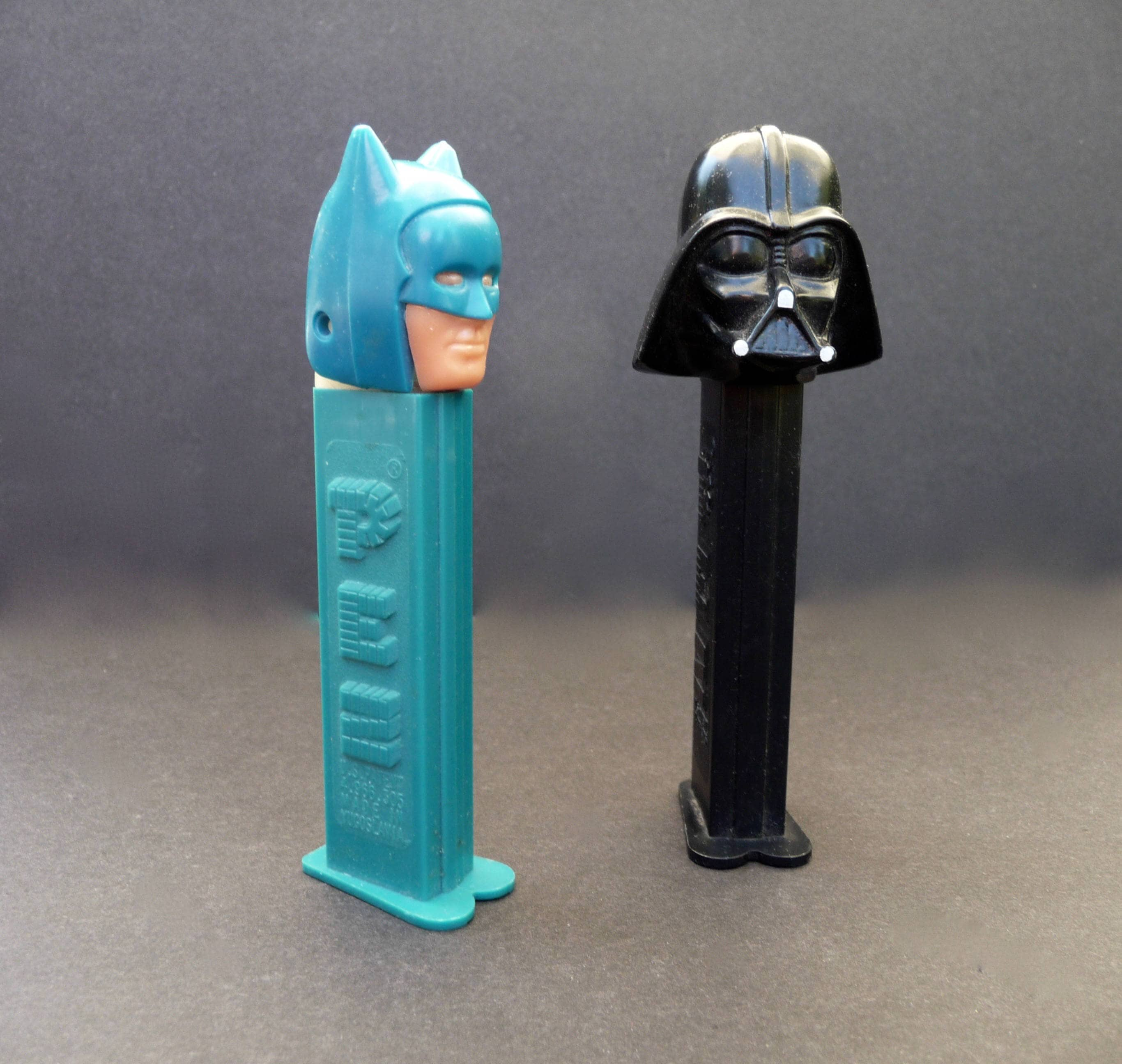 1997 darth vader pez dispenser