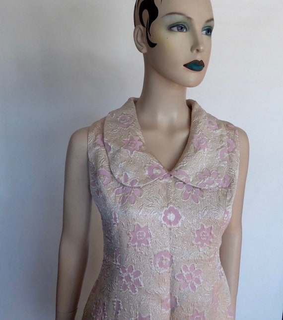 Mini dress. MOD Space age. Pink and silver brocade