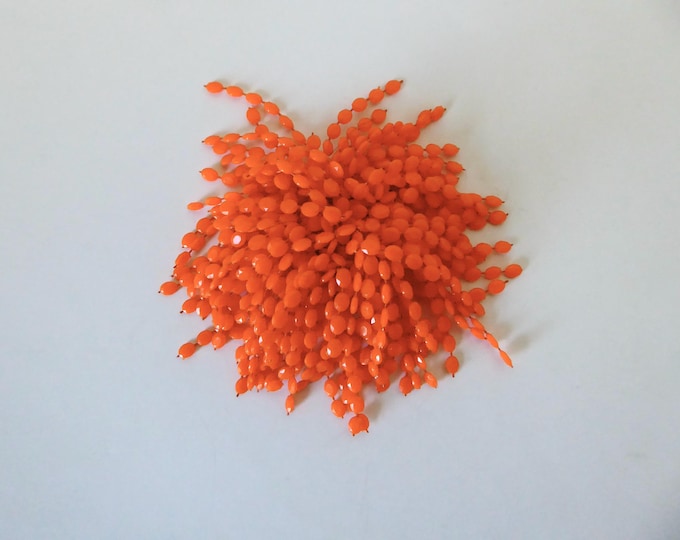 Vintage salmon orange plastic cascade cluster brooch. 1960s. Sixties jewelry.
