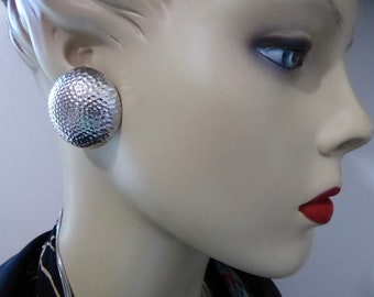 Space age earrings with hammered effect chrome metal stem. 1980. Vintage jewelry.