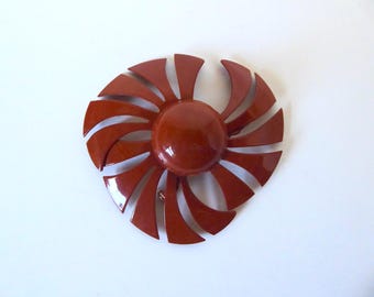 Stylized brown flower brooch. Enamelled metal brooch, 1980s. Geometric brooch.