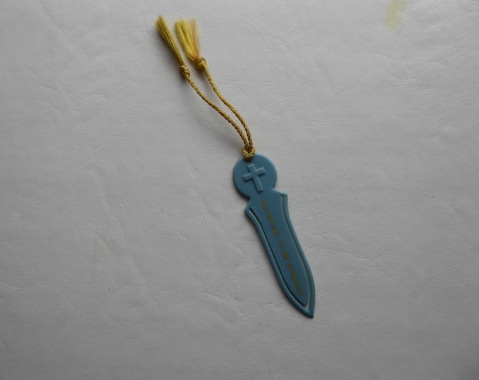 Religious bookmark. Religious bookmark. Chapel of reparation. Celluloid. Year 40. Religious heritage. Quebec Heritage.