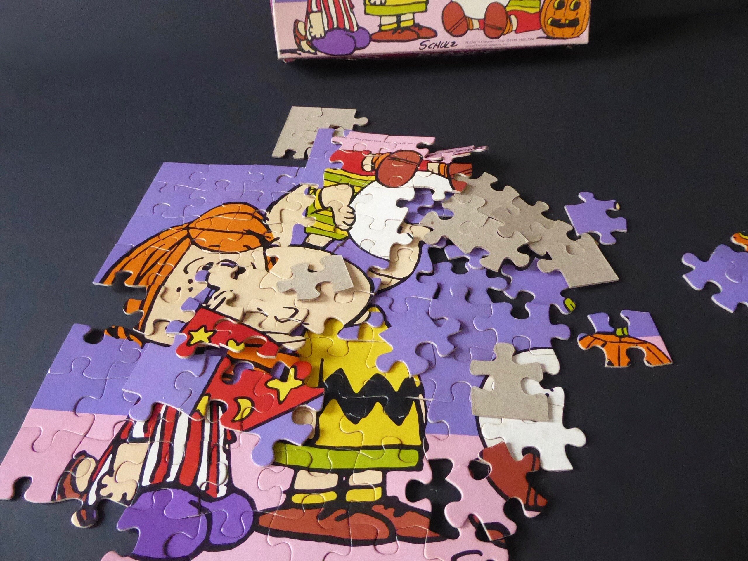 Peanuts Puzzle. 100 pieces. Milton Bradley. Canada. 1966. Charlie Brown