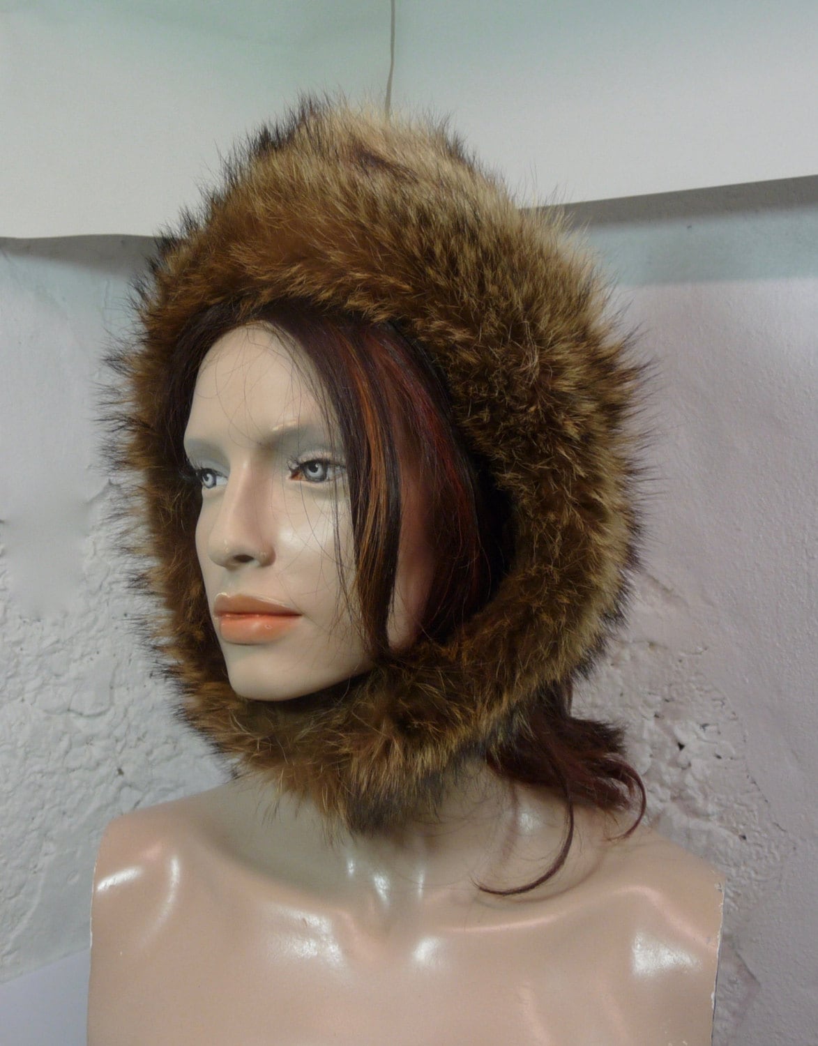 Chapeau Trappeur/aviateur En Fourrure Jaune Arctique Pour Femme - Taille Réglable, Fait Main Lituanie