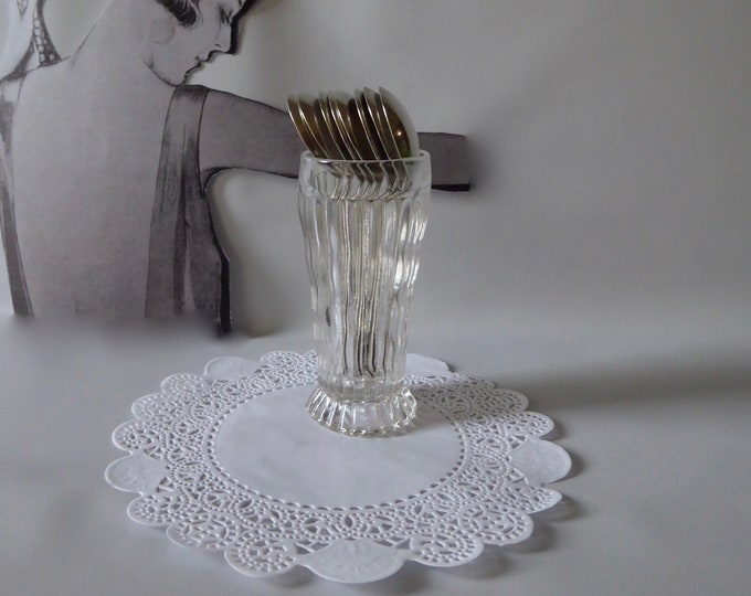 Lot of 8 antique ice cream spoons. 1910. Silver plated. WM.A.Rogers SXR. Art Deco glass. Kitchen utensil. Sorbet. Tableware