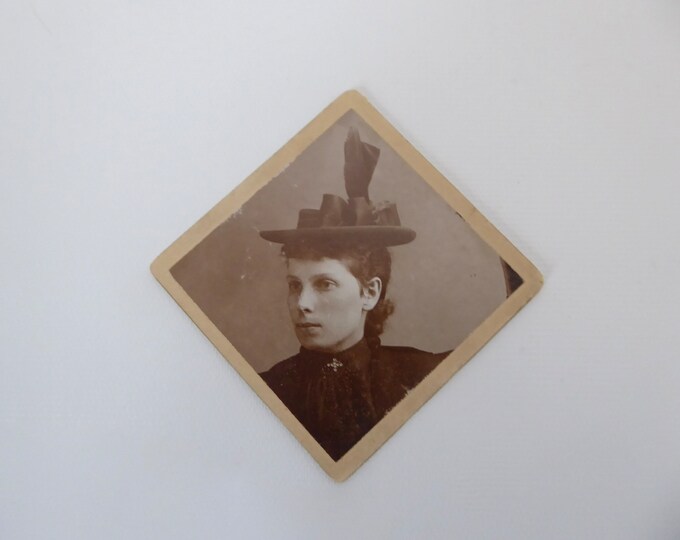 Original photo young woman with hat. Sepia. CDV. 1900. Victorian era. Photo collection. Diamond frame