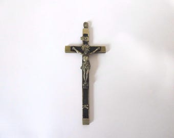 Large pectoral cross in brass and ebony wood. 1920. Religious heritage.