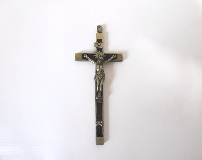 Large pectoral cross in brass and ebony wood. 1920. Religious heritage.