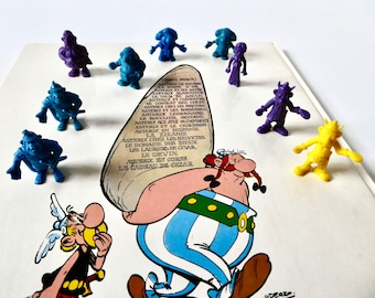 Vintage Asterix figurine set. 1980s.