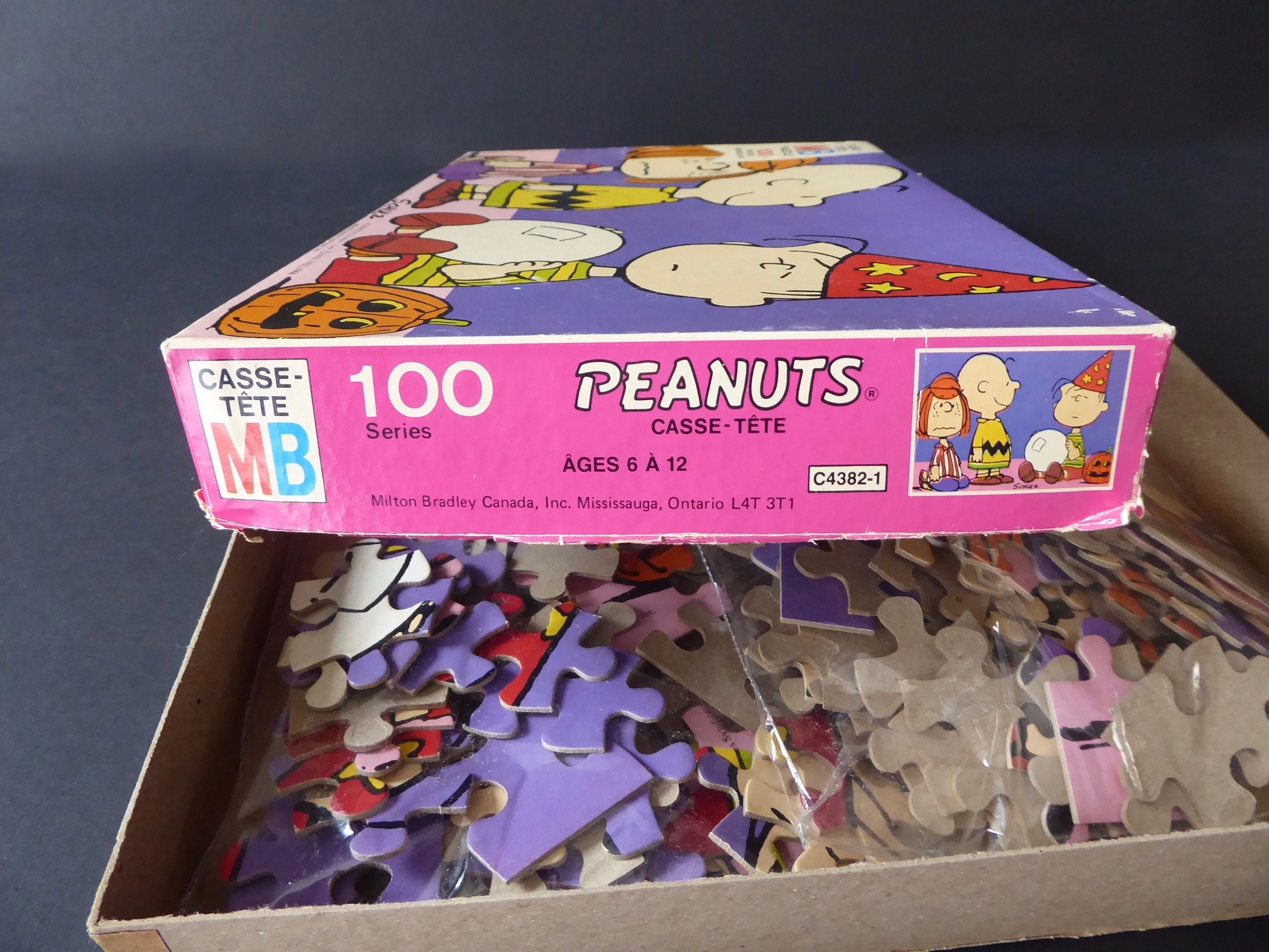 Peanuts Puzzle. 100 pieces. Milton Bradley. Canada. 1966. Charlie Brown
