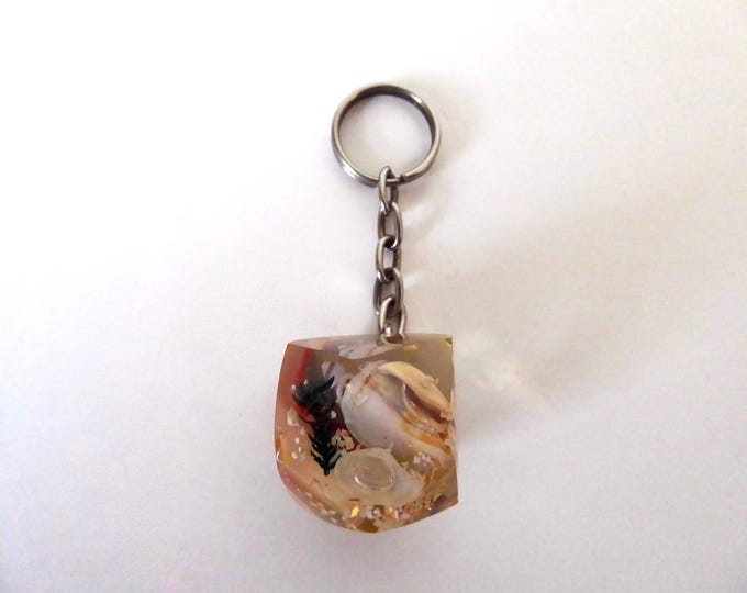 Vintage Acapulco souvenir keychain. 1970s. Cast resin. Mexican holiday souvenir. Fish. Shark. Seashell.