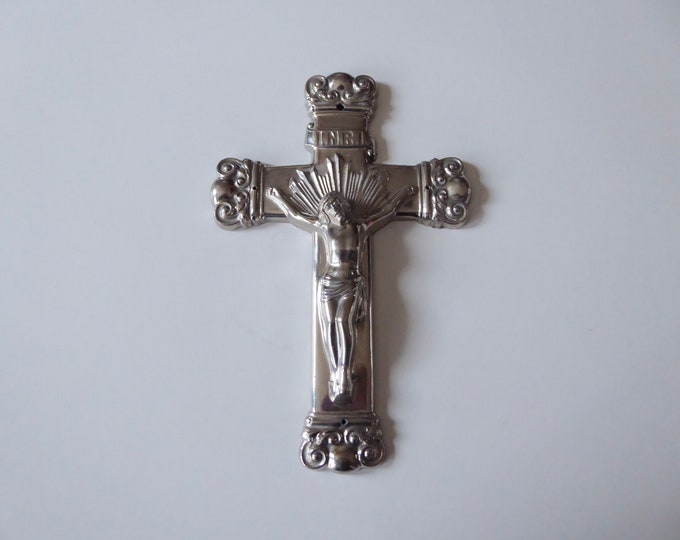 Vintage chrome metal wall crucifix. 1930. Vintage religious object. Wall cross.
