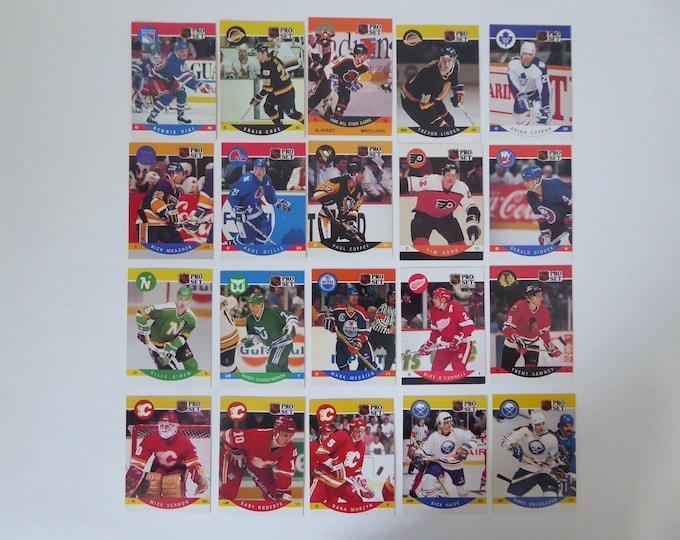 Pro Set Hockey Card Bundle. 1990-91 season. Mark Messier. Paul Coffey. Al Iafrate. Mike Vernon. Flames Calgary. Vintage Hockey collection.