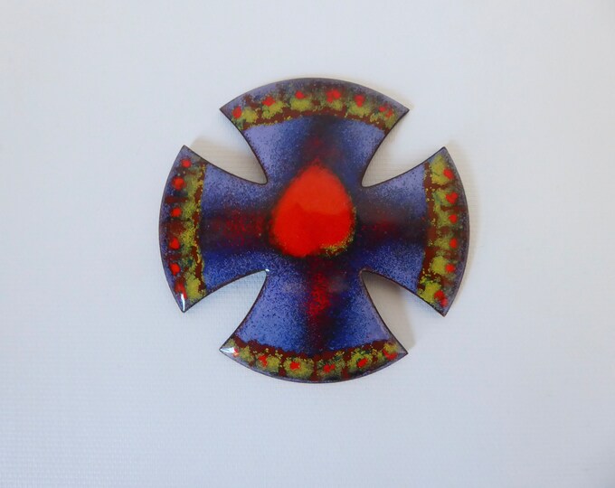 Decorative malted cross enamel on copper. 1970. Red heart cross. Decorative Maltese cross.