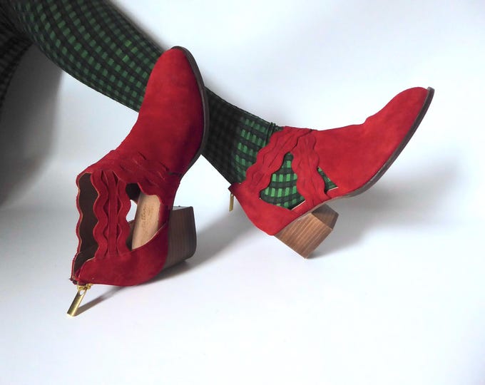 Seychelles red suede ankle boots. Vintage 1990.