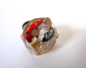 Vintage Acapulco souvenir keychain. 1970s. Cast resin. Mexican holiday souvenir. Fish. Shark. Seashell.