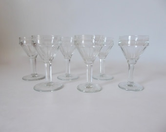 6 small bistro style liquor glasses. Thick molded glass. Year 1950-1960.