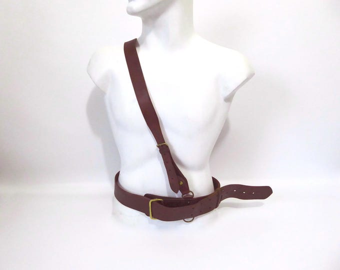 Vintage military leather shoulder belt. 1950s. Militaria.