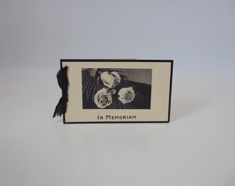 Small Funeral Card. In Memoriam. 1930. Made in Germany. Bouquet of roses. Sympathy card. Religious heritage.