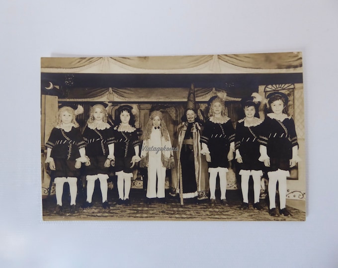 Photo of a children's theater group. Photo postcard 1920.