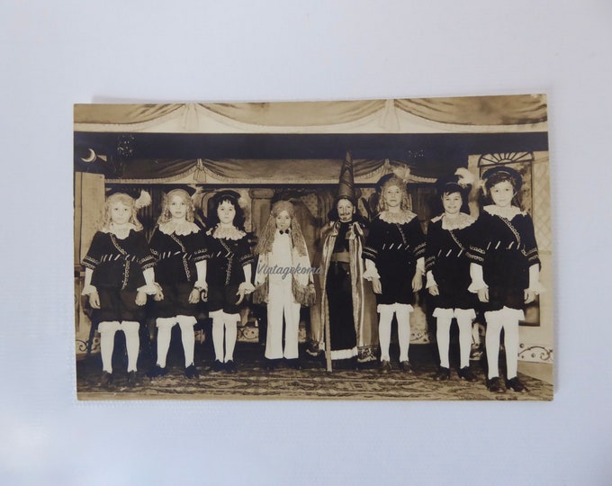 Photo of a children's theater group. Photo postcard 1920.