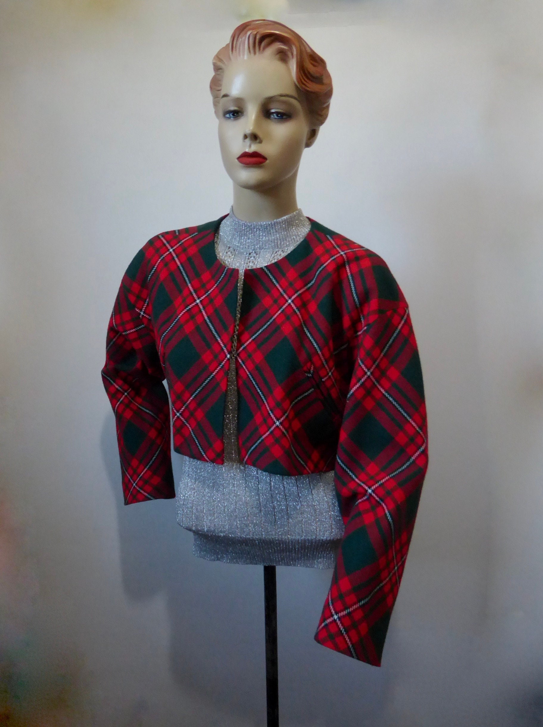 Oversized Yuki jacket long sleeves. Bolero style. Clan mackintosh tartan pattern. 1980